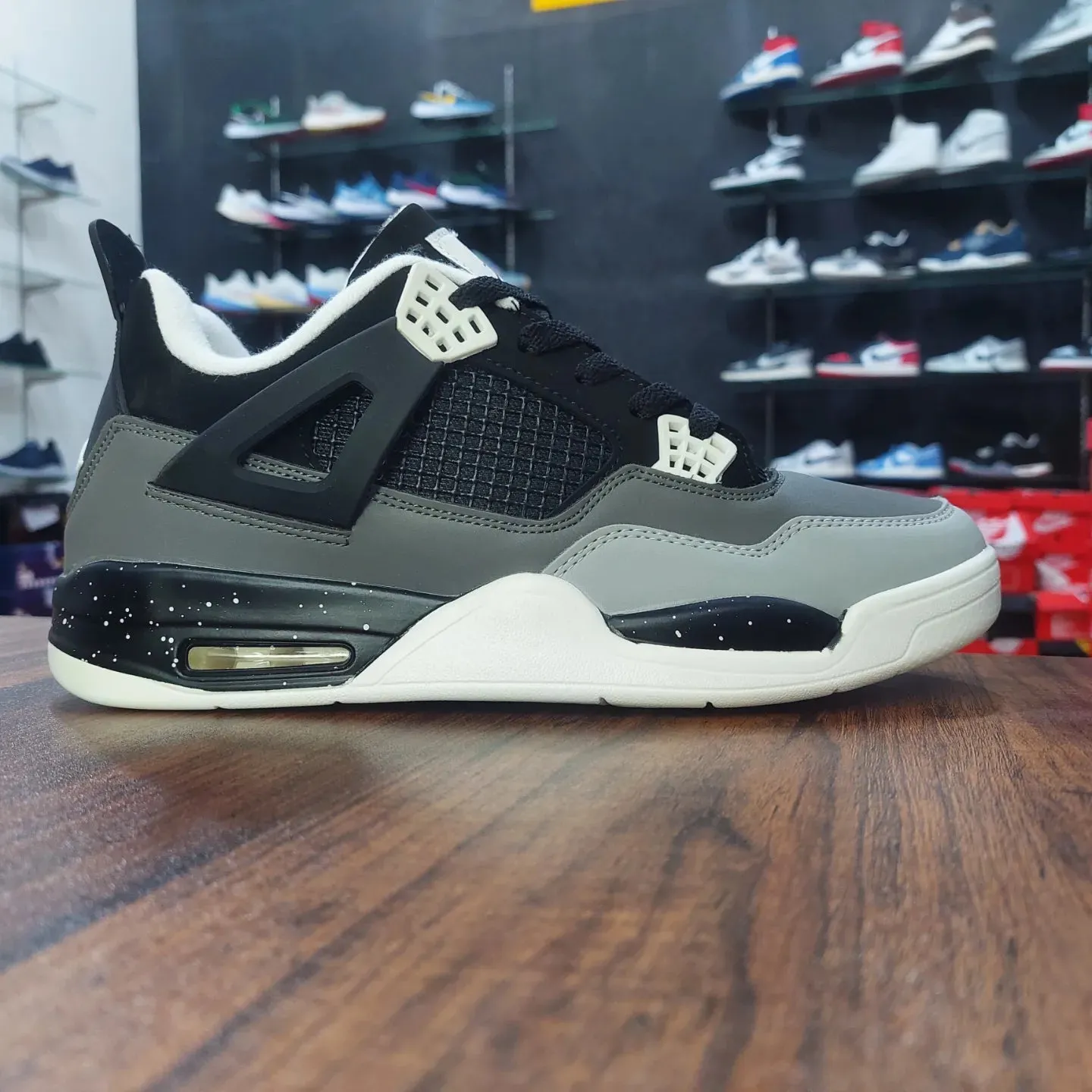 AJ 4 RETRO FEARPACK