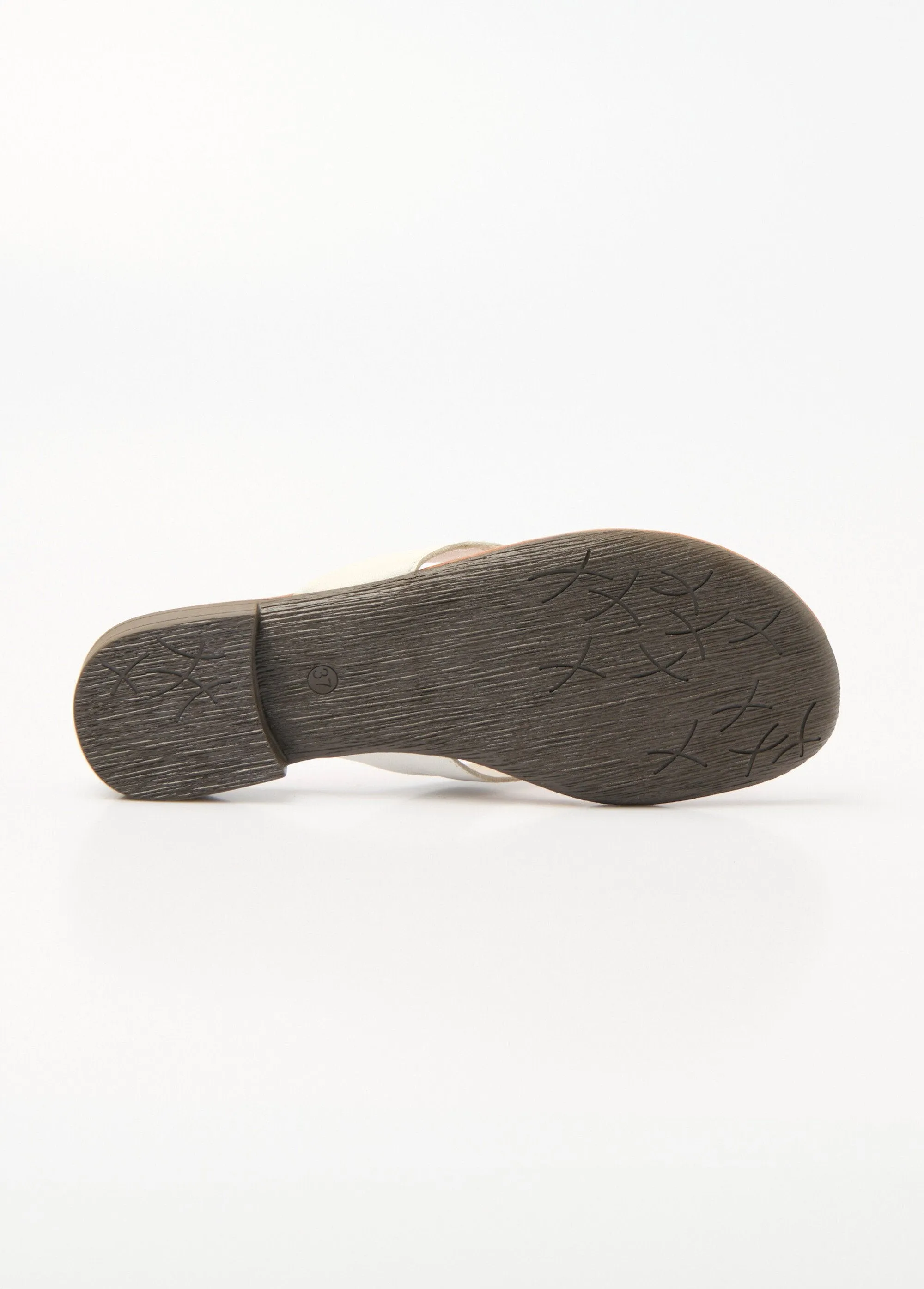 Chic flip-flop-style leather thong mules
