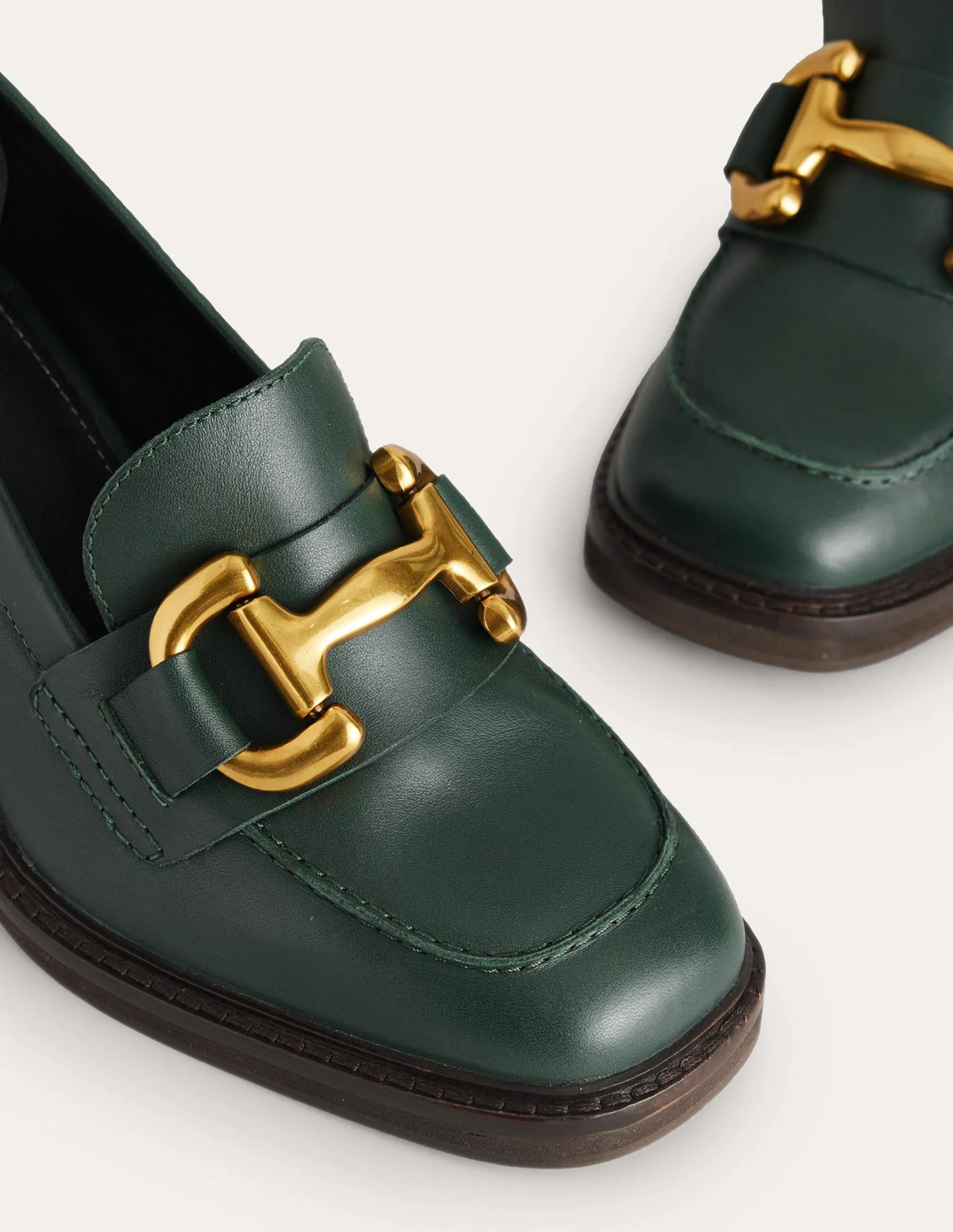 Iris Absatz-Loafer mit Trensendetail-Dunkelgrünes Leder