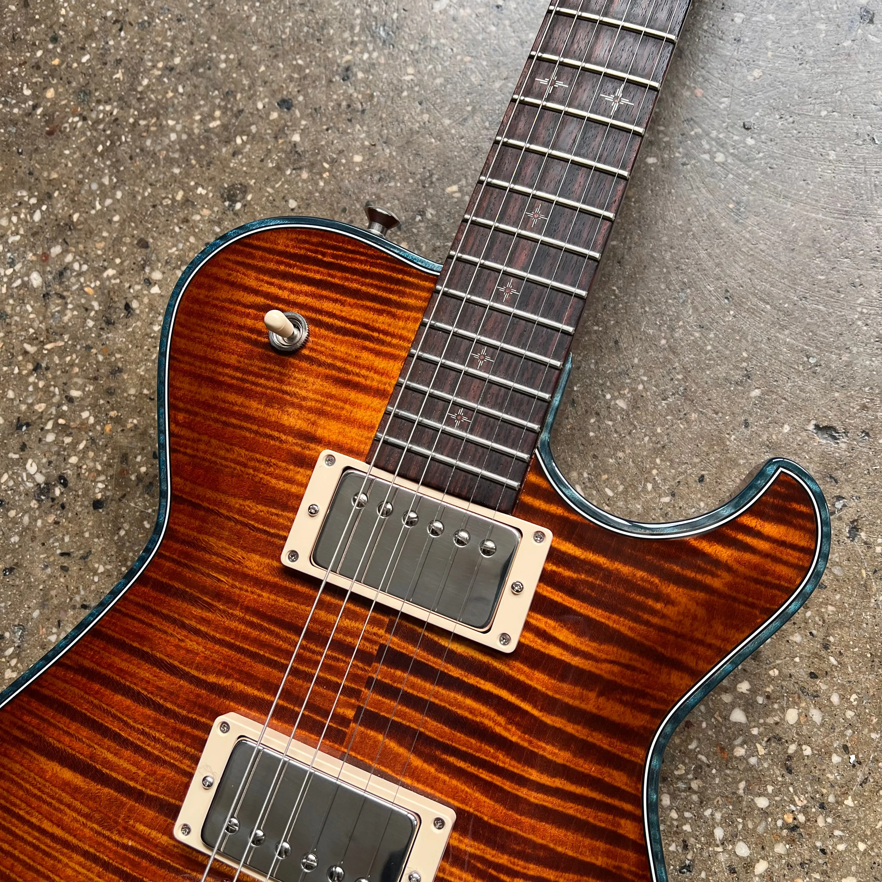 Knaggs Kenai T1 Flame Top 2022 - Aged Scotch with Teal Binding