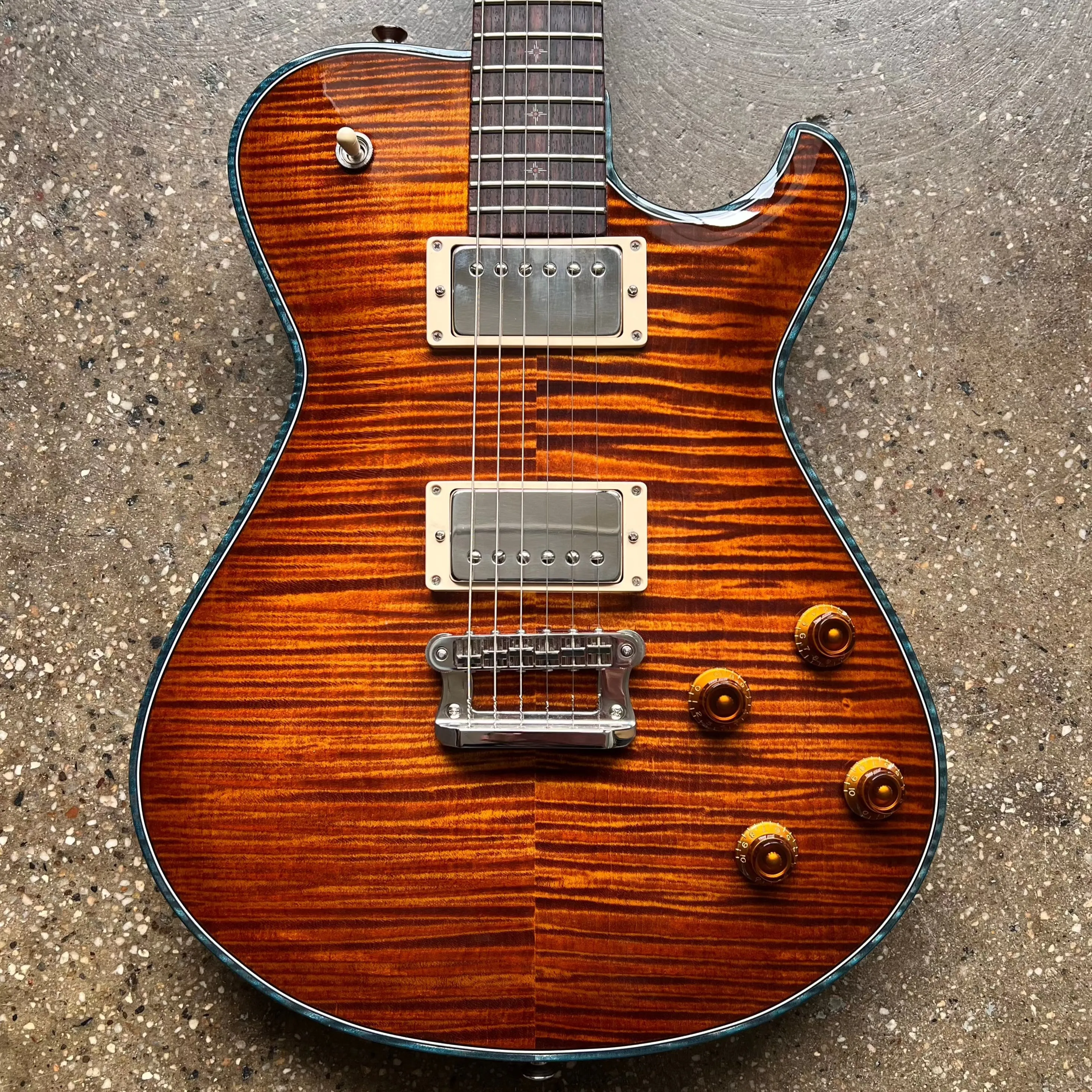 Knaggs Kenai T1 Flame Top 2022 - Aged Scotch with Teal Binding
