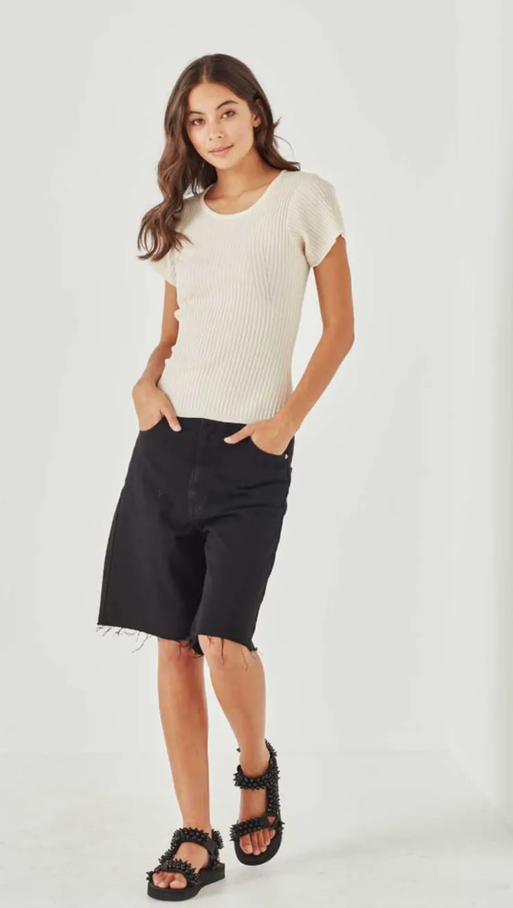 REMAIN Bermuda Short - Black