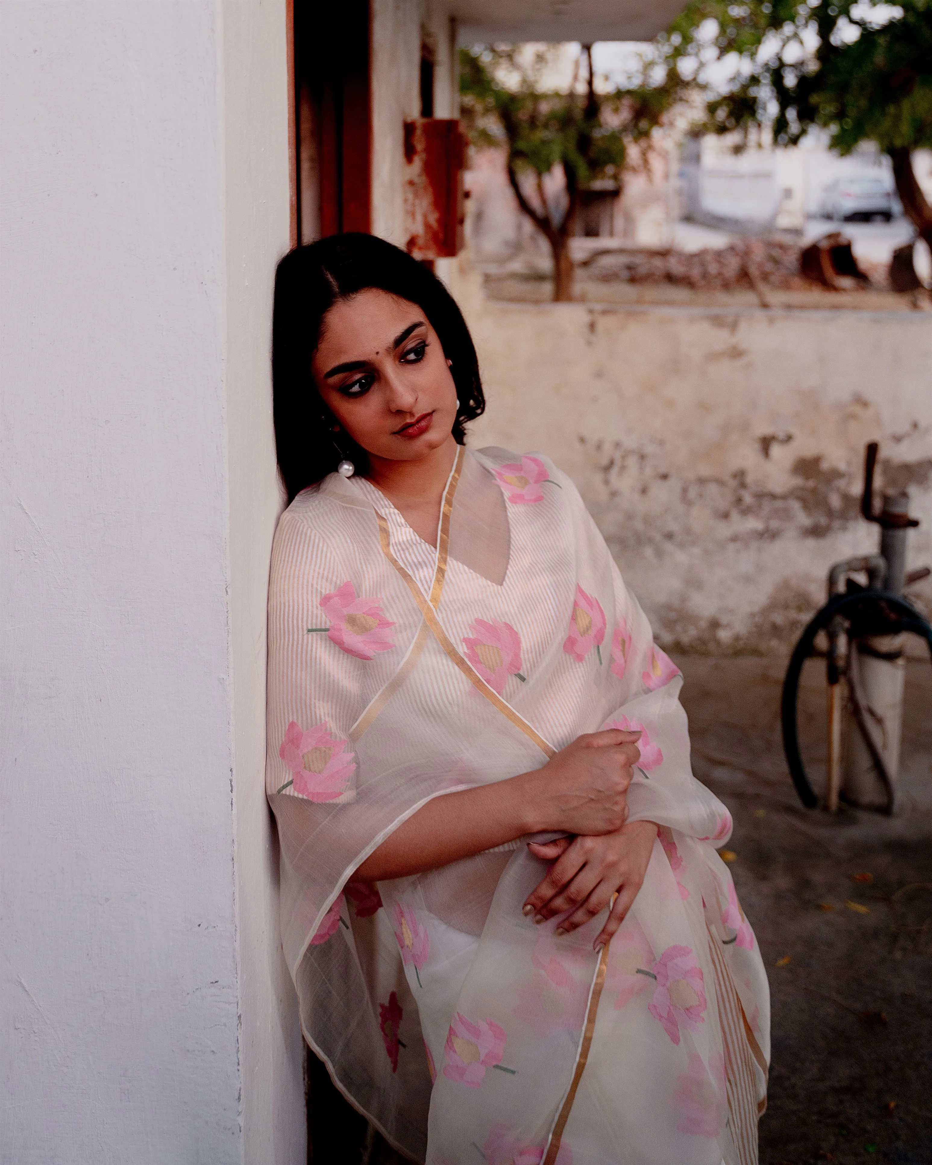 Suparna Som padma sari 48 inch width by 5.5 meter length Ivory silk - delivery Time 8 weeks Festive 24 LOOK-08