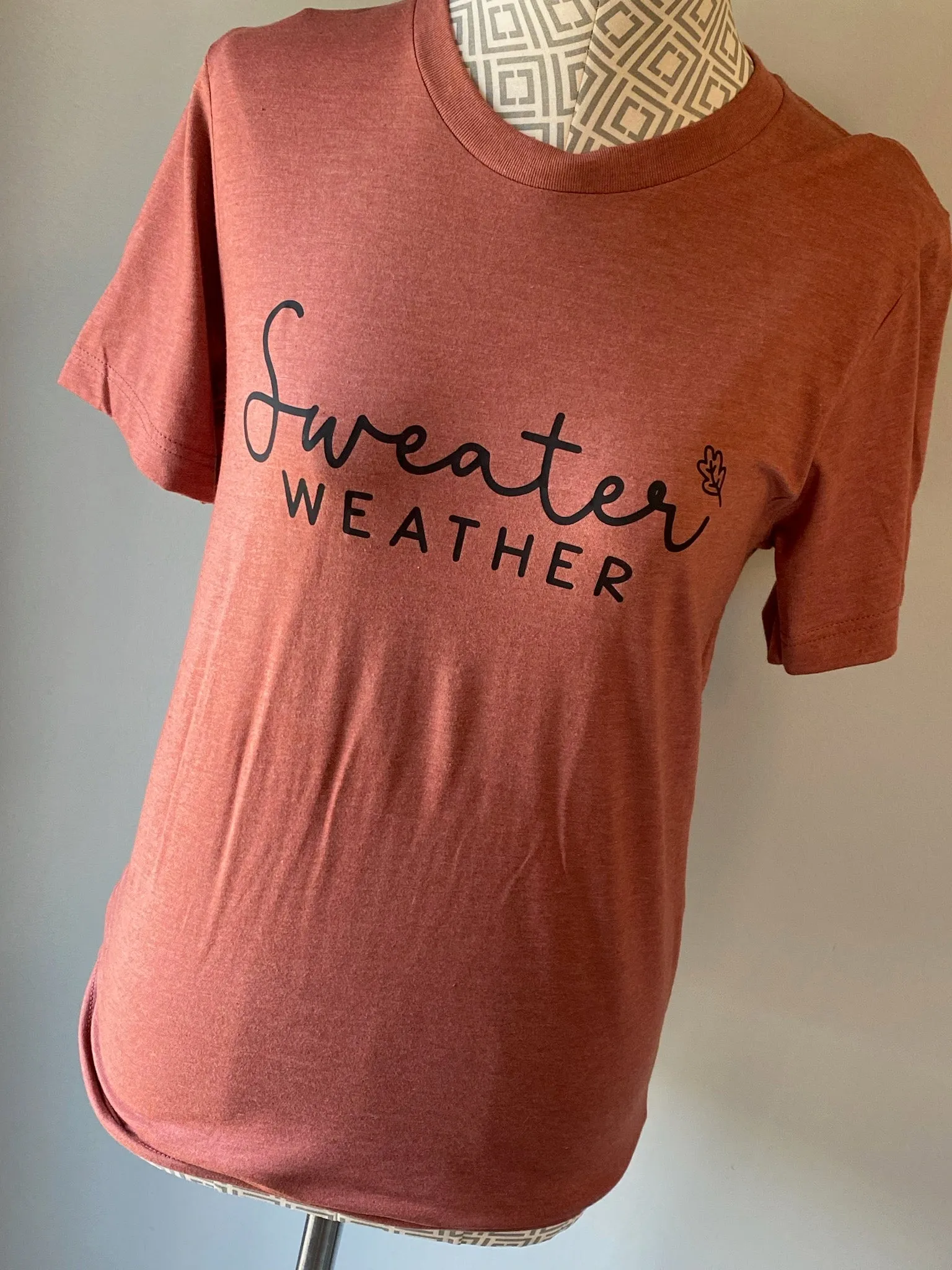 SWEATER WEATHER GRAPHIC TEE