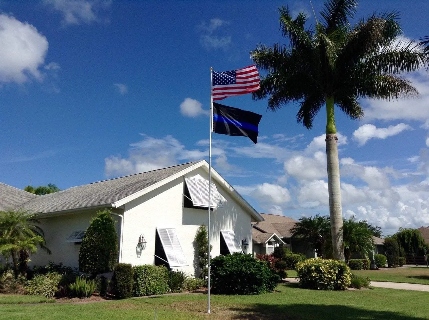 Thin Blue Line Flag With Grommets 3 X 5 Feet