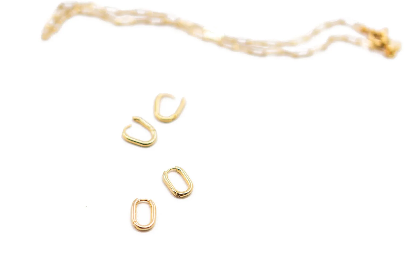 THIN OVAL HOOPS