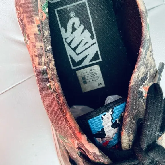Vans x Nintendo Camouflage Duck Hunt Lace-up Sneakers - Men’s 6.5 : Women’s 8