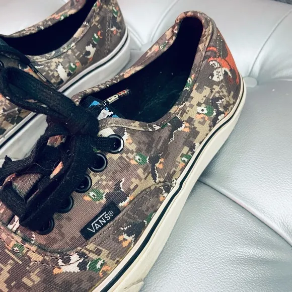 Vans x Nintendo Camouflage Duck Hunt Lace-up Sneakers - Men’s 6.5 : Women’s 8