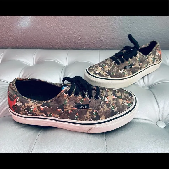 Vans x Nintendo Camouflage Duck Hunt Lace-up Sneakers - Men’s 6.5 : Women’s 8