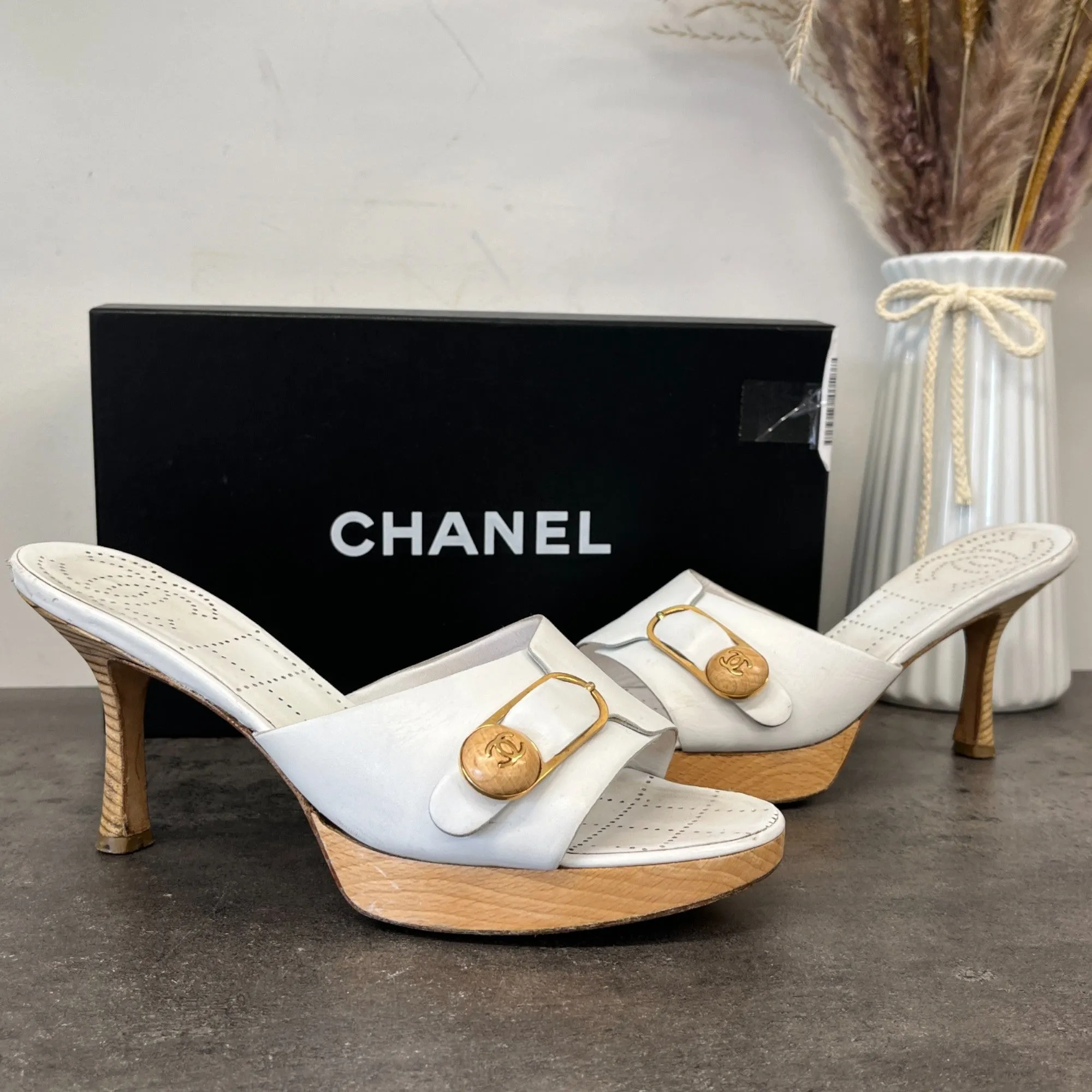 Women's Cc Wooden Buckle Logo Mules White Size EU 38 / UK 5